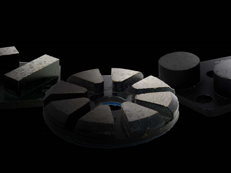 Forme degli utensili con legante metallico e relativi effetti di rettifica