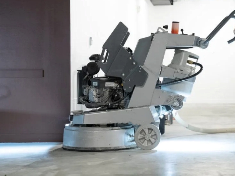 Analisi dettagliata delle fasi di lucidatura dei pavimenti in cemento