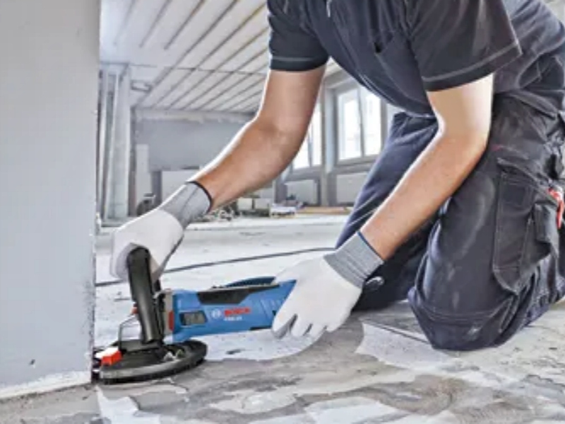 Procedure ottimali per la rettifica dei bordi e la lavorazione degli angoli con mole diamantate a tazza.